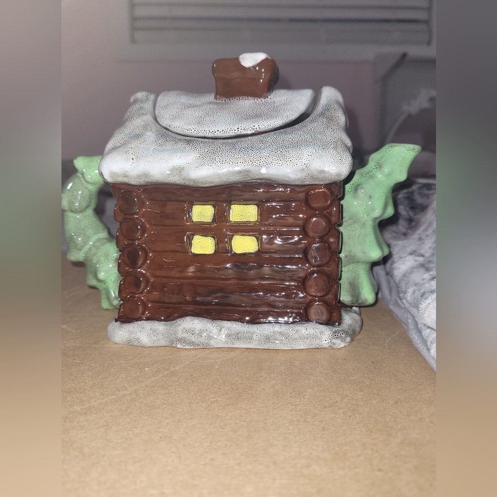 **PRICE REDUCED** Boyds Home Collection log cabin tea pot